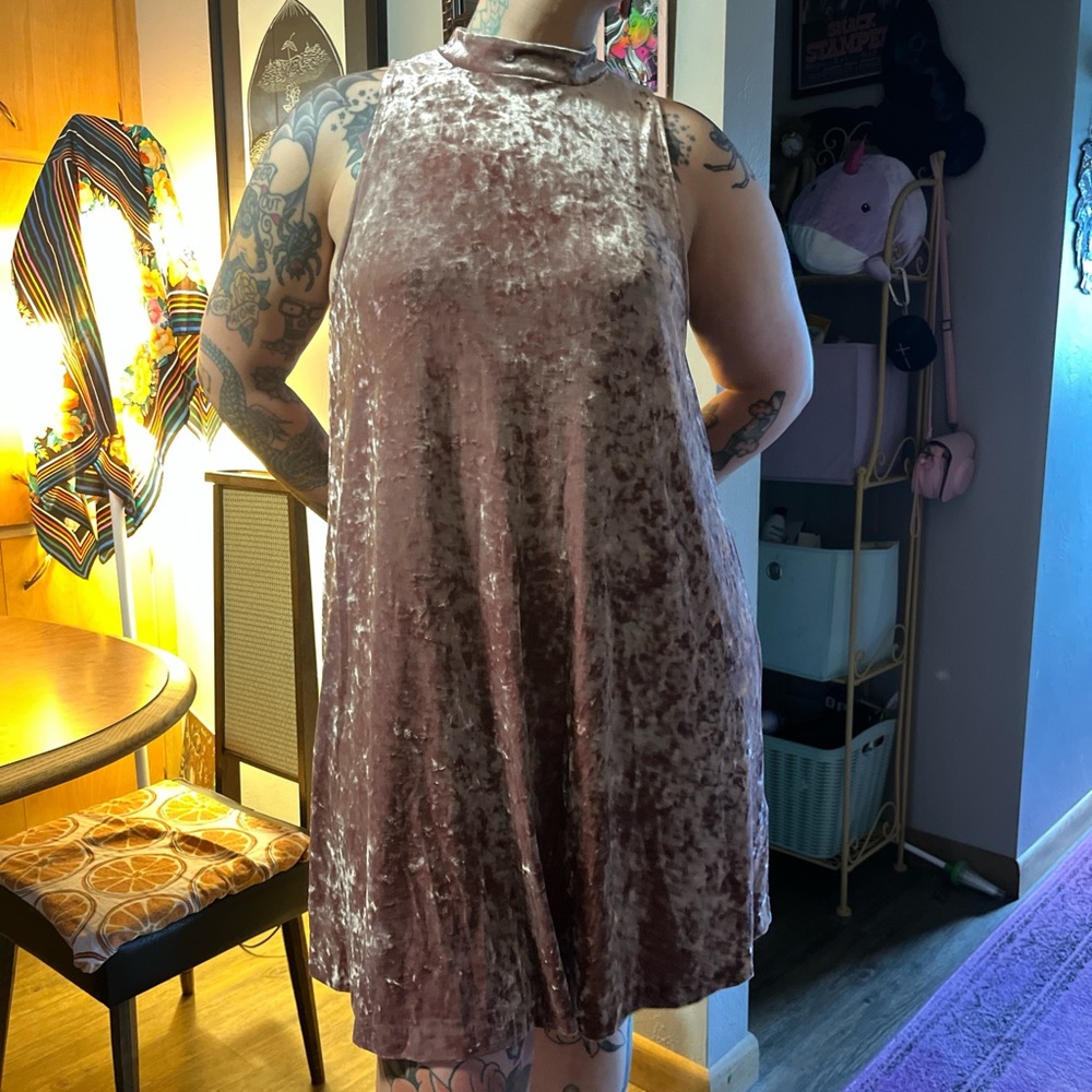 Velvet Sleeveless Dress in Pink - Picture 2 of 4